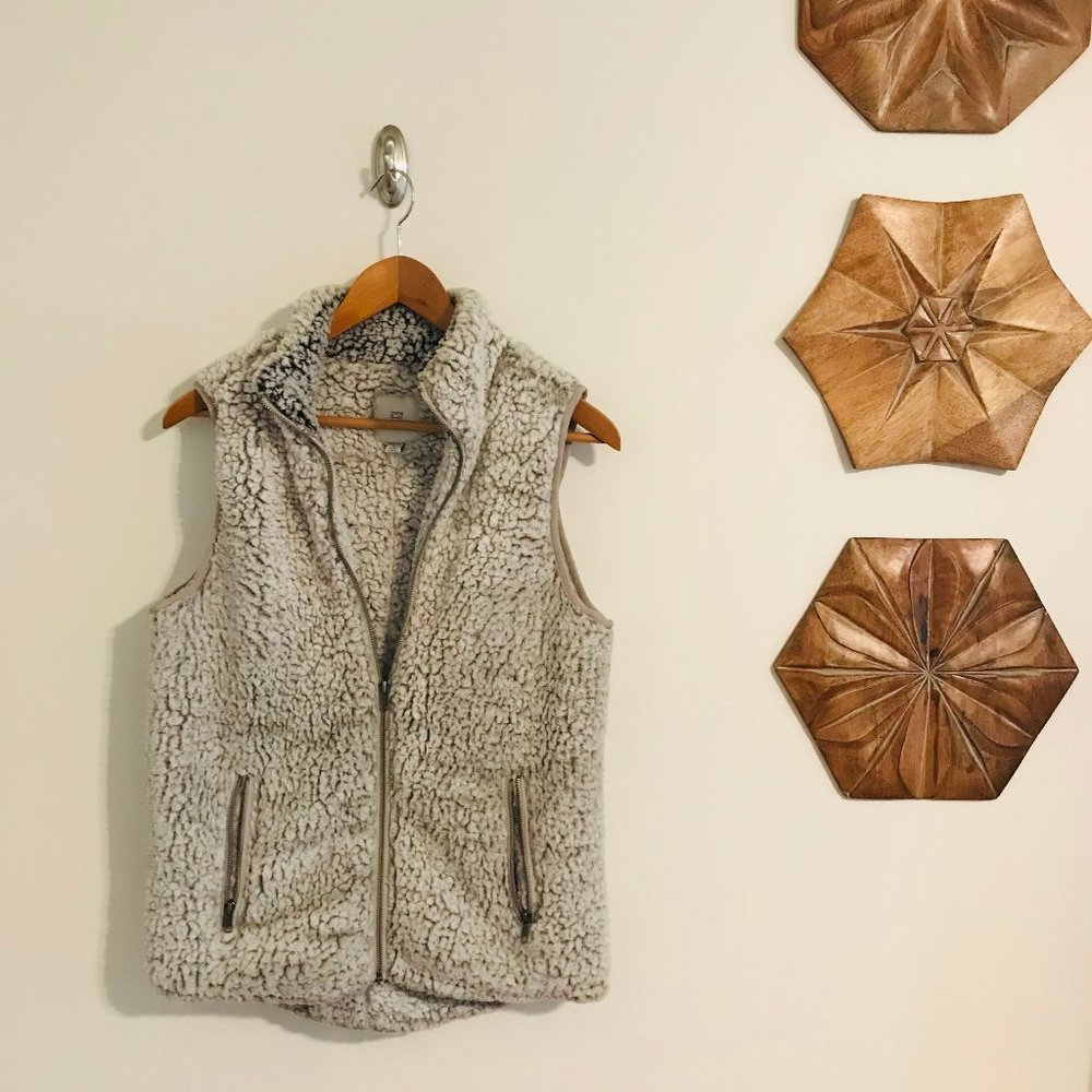 Thread+Supply │Fuzzy Vest